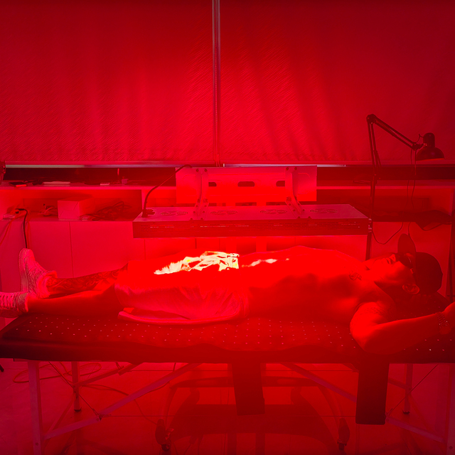 Full Body 900W Home Use LED Light Therapy Panel Red Infrared Light Device with Movable Stand for Pain Relief