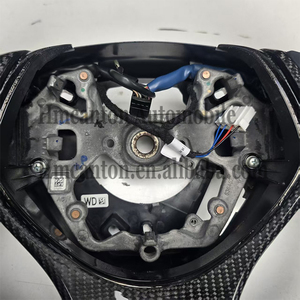 Nouveaux produits explosifs : Volant en cuir perforé en fibre de carbone avec LED pour Toyota C-HR 2018 - Product Image 5