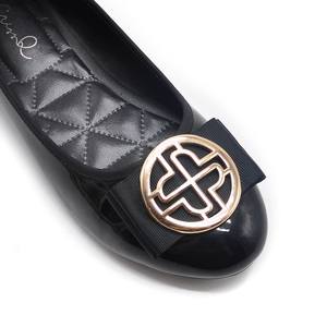 <span class=keywords><strong>Ballerine</strong></span> nere da donna con decorazione geometrica in metallo in pelle lucida morbida fodera interna scarpe <span class=keywords><strong>a</strong></span> <span class=keywords><strong>punta</strong></span> con tacco basso per l'estate - Product Image 2