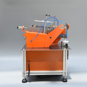 เครื่องปักป้ายแขวนอัตโนมัติแบบวงแหวนและปลอกการ์ดสำหรับวงแหวนป้ายแขวน - Product Image 4