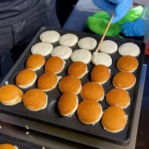 Nice Plump Poffertjes Grill Dutch Mini Pancakes Maker Machine pour 25 Poffertjes Rondes