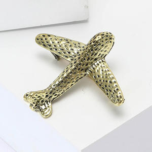 Broche élégante en alliage créatif, nouvelle mode, pour femmes, banquet, haut de gamme, cadeau de luxe léger, bijoux, manteau, cardigan, épingle à col - Product Image 4