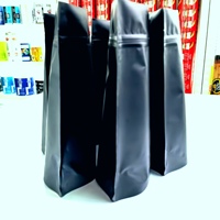 Emballage alimentaire pochette en plastique personnalisée en usine sacs à fermeture éclair imprimé noir mat pochettes debout avec fermeture éclair
