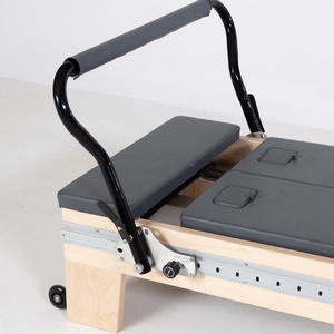 Reformer Pilates Haut de Gamme en Érable pour Entraînement en Studio avec Conception à Rails Intégrés et Lit Coulissant Bidirectionnel, Demi-Tourneuse - Product Image 4