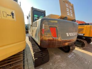 Escavatore Volvo EC200BLC Usato e Resistente, Peso Operativo 20 Tonnellate, per Costruzione Strade Rurali - Product Image 4