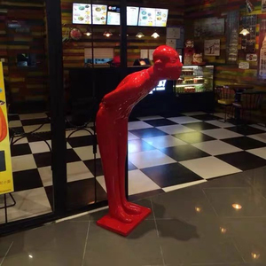 Su misura grande all'aperto in vetroresina inchino uomo statua di colore rosso in resina per giardino arte Anime temi con <span class=keywords><strong>animali</strong></span> di vendita - Product Image 2