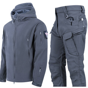 Traje de Camuflaje Táctico para Hombre, para Caza y Senderismo de Invierno: Chaqueta con Capucha y Pantalones Resistentes al Viento y Cálidos - Product Image 2