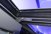 Fenêtre à battant en aluminium multi-chambres, étanche à l'eau et à la poussière, avec excellente isolation thermique, lignes épurées, parfaitement assortie