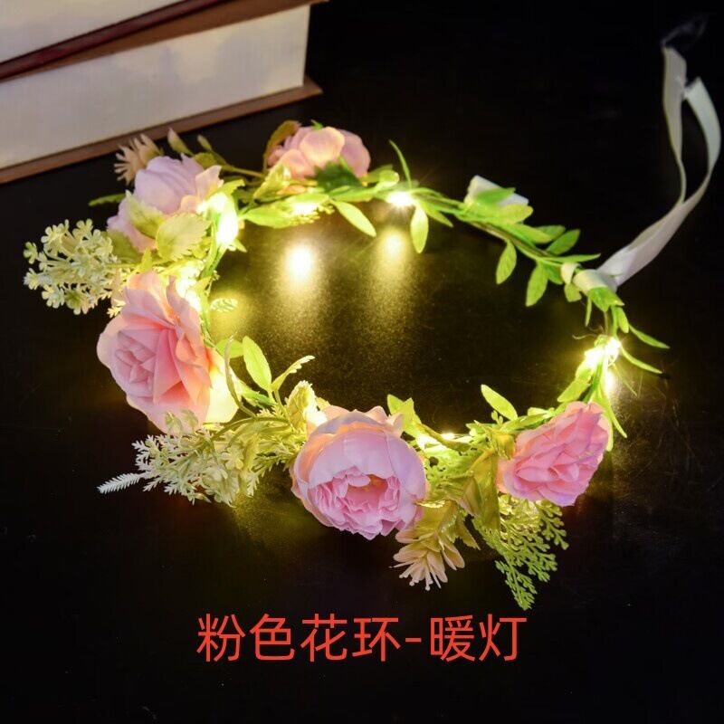 Nouvelle couronne florale chatoyante - lumière rose chaude.