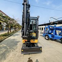 Mini-excavatrice hydraulique compacte sur chenilles 2,4T |   Moteur et engrenages Kubato EPA |   Certifié CE, directement de l'usine