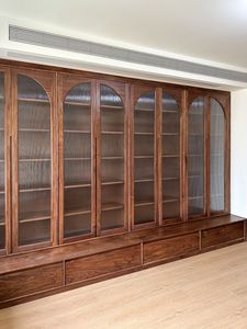 Bibliothèque en bois massif sur mesure, directement de l'usine, avec porte en verre cintrée, pour salon ou bureau - Product Image 3