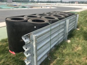 Barrière de sécurité routière pour autoroute, conception personnalisée de haute qualité, poutre en W, réflecteur de qualité diamant, conforme à la norme ASTM M50 pour les impacts - Product Image 3