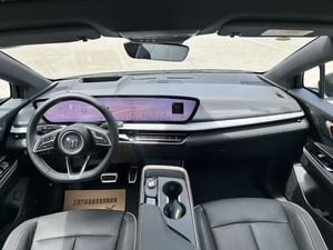 Électrifiez votre trajet avec un design audacieux : l'E4 apporte des sensations de conduite 100 % électriques au quotidien. - Product Image 5