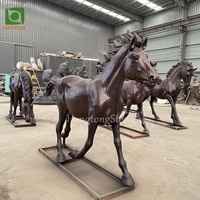 Statue de cheval en bronze décorative personnalisée Sculpture de cheval en laiton de couleur marron