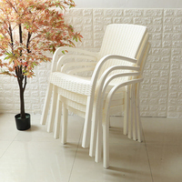 Chaises de jardin empilables en plastique pour l'extérieur meubles en gros