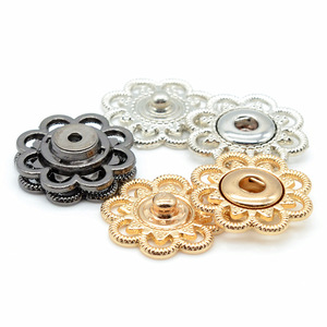 Botones a <span class=keywords><strong>presión</strong></span> occidentales huecos <span class=keywords><strong>de</strong></span> flores combinadas doradas <span class=keywords><strong>de</strong></span> 18mm Sujetador <span class=keywords><strong>de</strong></span> dos partes Ropa Decoración lavable Malla Metal Chapado en zinc - Product Image 4