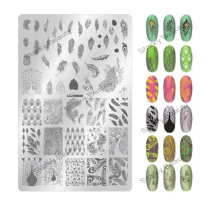 Plaque de tamponnage métallique pour ongles, motifs floraux de grande taille, tendance 2024, pochoirs pour nail art - Product Image 4