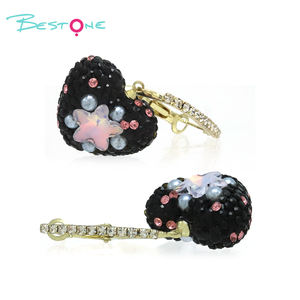 Nuevos pendientes encantadores de amor negro con diamantes de imitación de arcilla de etiqueta privada de alta calidad personalizados para niñas listos para enviar - Product Image 2