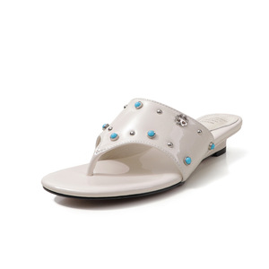 Sandalias de playa de cuero de vaca con hebilla de remache y punta redonda para mujer, tacón bajo, modelo 2026 Vacation Gem - Product Image 5