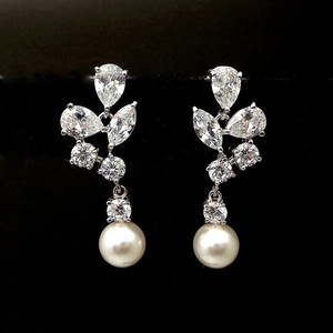 Eleganti Orecchini Pendenti a Forma di Foglia con Perle per Donne, Orecchini Lunghi Medi per Uso Quotidiano e Feste, Gioielli alla Moda - Product Image 5