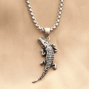 Yunnique – pendentif crocodile en acier inoxydable, thème animal, style rétro Punk, bijoux à la mode pour hommes, cadeau, charme, été 2021 - Product Image 1