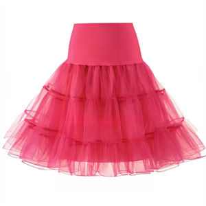 Комплект PESENAR 1950-х годов в цвете «розовая роза» — берет, аксессуары в форме сердца, солнцезащитные очки, шарф, сетчатая юбка - Product Image 4