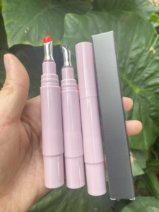 Gloss à lèvres liquide végétalien longue tenue de haute qualité, effet repulpant, enrichi en extrait de Capsicum Frutescens, marque privée - Product Image 5