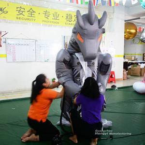 Robot inflable gigante extraño, ropa de dinosaurio de pie, personalizable, varios tipos - Product Image 3