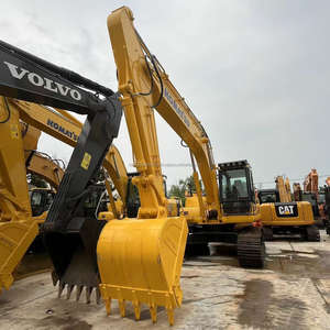 Excavadora sobre orugas japonesa Komatsu de segunda mano modelo PC200 PC210 PC240 a la venta - Product Image 3