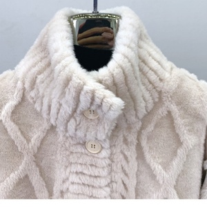 Manteau long chaud d'hiver pour femme, col montant, en laine tricotée avec fourrure de mouton, imprimé teint, boutons décoratifs – Grande Vente - Product Image 6