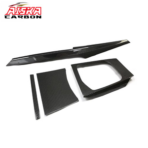 AISKA G80 4 PCS/SET Kits intérieurs en fibre de carbone sèche comprenant un cache de console et des revêtements de tableau de bord pour <span class=keywords><strong>les</strong></span> modè<span class=keywords><strong>les</strong></span> BMW LCI M2 M240i M3 M4 - Product Image 2