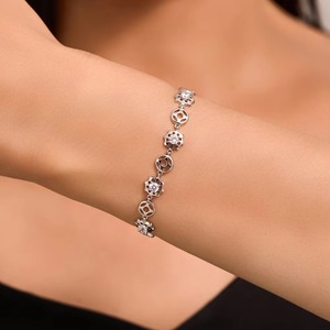 สร้อยข้อมือเซอร์โคเนียทรงลูกบาศก์5A กลมสำหรับผู้หญิงสร้อยข้อมือทองเหลืองติดเพชรหรูหราป้องกันการเสื่อมเสียคุณภาพสูง - Product Image 6