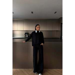 Ensemble de survêtement vintage noir Revovy en nylon respirant et léger avec capuche et logo, grande taille, pour l'hiver - Product Image 2