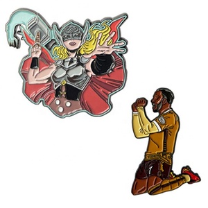 Bán buôn men chân vận động viên thiết kế nhân vật tùy chỉnh handmade mạ nhuộm Nickel mềm men Pin - Product Image 2