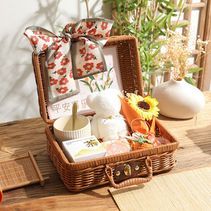 Juego de caja de regalo <span class=keywords><strong>para</strong></span> <span class=keywords><strong>empleados</strong></span>, cesta de mano tejida de ratán pequeña Vintage, cesta de Picnic <span class=keywords><strong>para</strong></span> regalo de cumpleaños <span class=keywords><strong>para</strong></span> niñas con recuerdos - Product Image 2