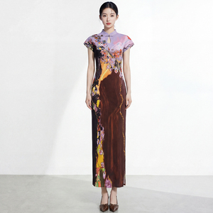 Vestido Midi Estilo Chino con Cuello Mandarín y Estampado Floral, Ajustado, de Manga Corta, Tejido en Seda, PY 2026 - Product Image 4