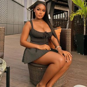 ชุดเซ็ตกระโปรงลายทาง 2 ชิ้นสำหรับผู้หญิง คอลเลคชั่น 2026 สายเดี่ยวเว้าไหล่ ทรงเข้ารูป ยืดหยุ่นสูง เซ็กซี่ เหมาะสำหรับออกงาน - Product Image 2