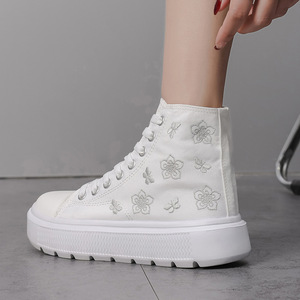 Chaussures montantes tendance en toile pour femme, toutes saisons, grande taille, confortables, doublure en coton, broderie fleurs et papillons - Product Image 6