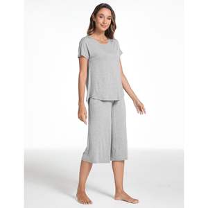Conjunto de Pijama Personalizado para Mujer, Top de Manga Corta y Pantalón Capri, Ropa de Dormir de Color Sólido, Fabricante de Ropa de Descanso OEM - Product Image 3