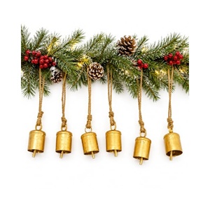 Cloche de Noël rustique vintage, cloche de vache décorative, grande cloche de Noël en métal avec corde de suspension en jute - Product Image 1