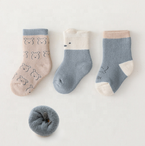 Vente en gros de nouvelles chaussettes d'hiver épaissies en éponge pour enfants 100% coton Style décontracté pour nouveau-nés tout-petits garçons filles - Product Image 6