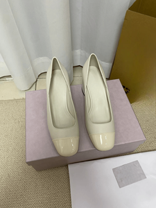Zapatos de Mujer Jimmy de Alta Calidad, Modernos, de Charol Brillante con Detalles en Cuero, Resistentes al Desgaste y Antideslizantes - Product Image 1