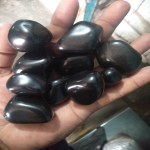 หินกรวดขัดสำหรับตกแต่งภูมิทัศน์หินสีขาวดำ - Product Image 2