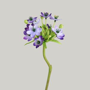 Fleur de velours artificielle d'intérieur, conçue par des fleuristes, simulant des lys et des fleurs de prunier. - Product Image 2