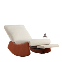 Fauteuil à bascule en velours avec repose-pieds, design moderne et rembourrage doux, idéal pour la lecture, la chambre, l'appartement ou l'hôtel
