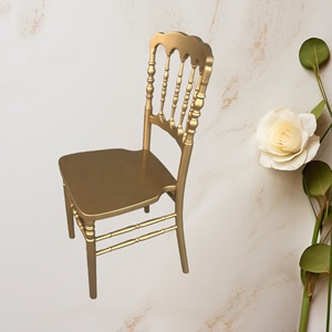 Chaise Napoléon dorée pour mariage - Product Image 3