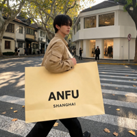 Sac de shopping de luxe en papier grande capacité personnalisé avec poignée en corde épaisse pour vêtements streetwear, souvenirs et emballage de détail vide