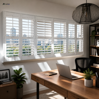 Stores à lamelles en aluminium contemporains, minimalistes et élégants pour les espaces urbains, les penthouse, les boutiques, les showrooms et les galeries.