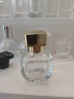 Botol Parfum Spray Kaca Persegi Modern 30ml 50ml 100ml Laris Manis dengan Tutup Sekrup, Cetak Logo Custom untuk Penggunaan Unisex