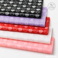 Papier d'emballage floral rose et blanc en forme de cœur 58*58cm, film BOPP mat imperméable pour emballage de bouquets haut de gamme